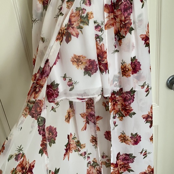 GORGEOUS summer romper with train/ hi-low dress 🌺 - Picture 3 of 3